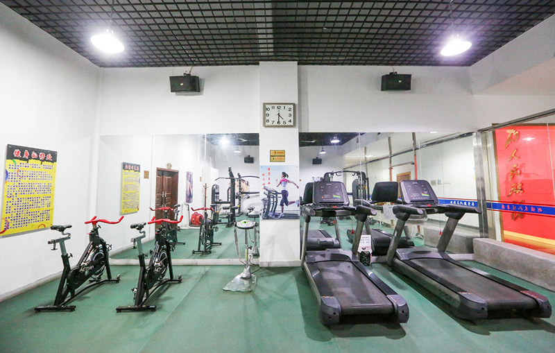 单位健身房器材